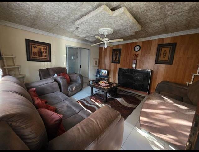 4 BEDROOM HOUSE FOR SALE IN NORKEM PARK